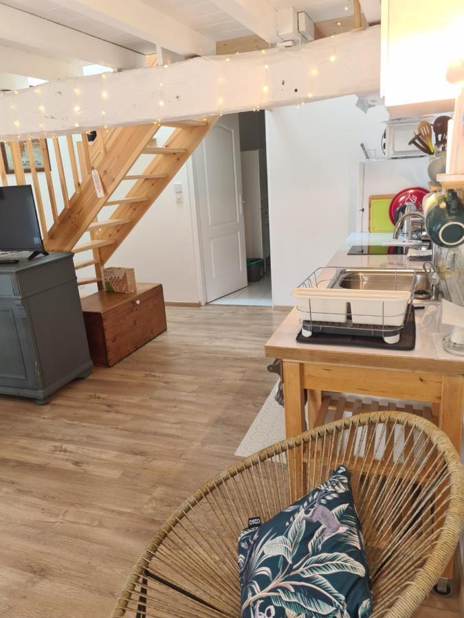 Charmant Logement A La Campagne Gazaupouy Exteriör bild