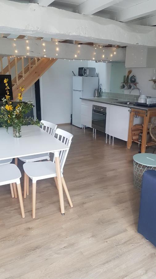 Charmant Logement A La Campagne Gazaupouy Exteriör bild