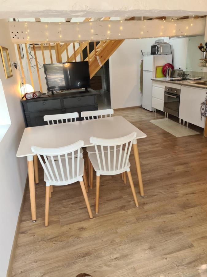 Charmant Logement A La Campagne Gazaupouy Exteriör bild