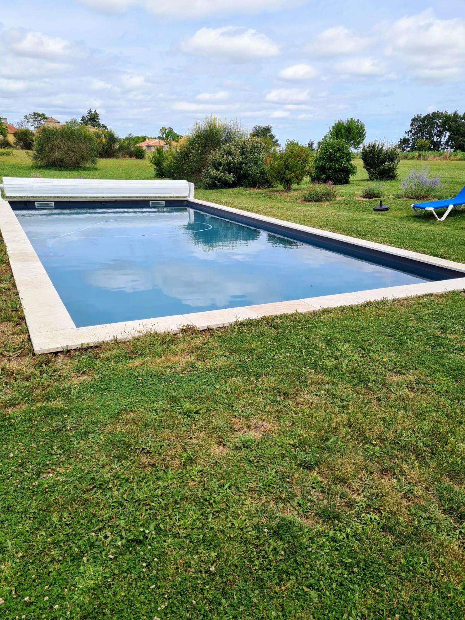 Charmant Logement A La Campagne Gazaupouy Exteriör bild